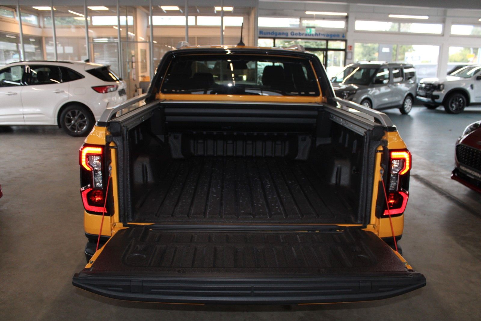 Fahrzeugabbildung Ford Ranger Wildtrak Automatik AHK Leder ACC CAM B&O