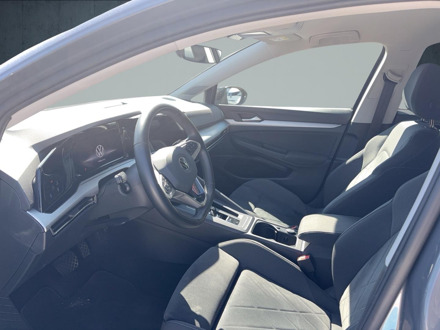 Volkswagen Golf Variant VIII Life 2.0 TDI DSG ACC PDC LED N