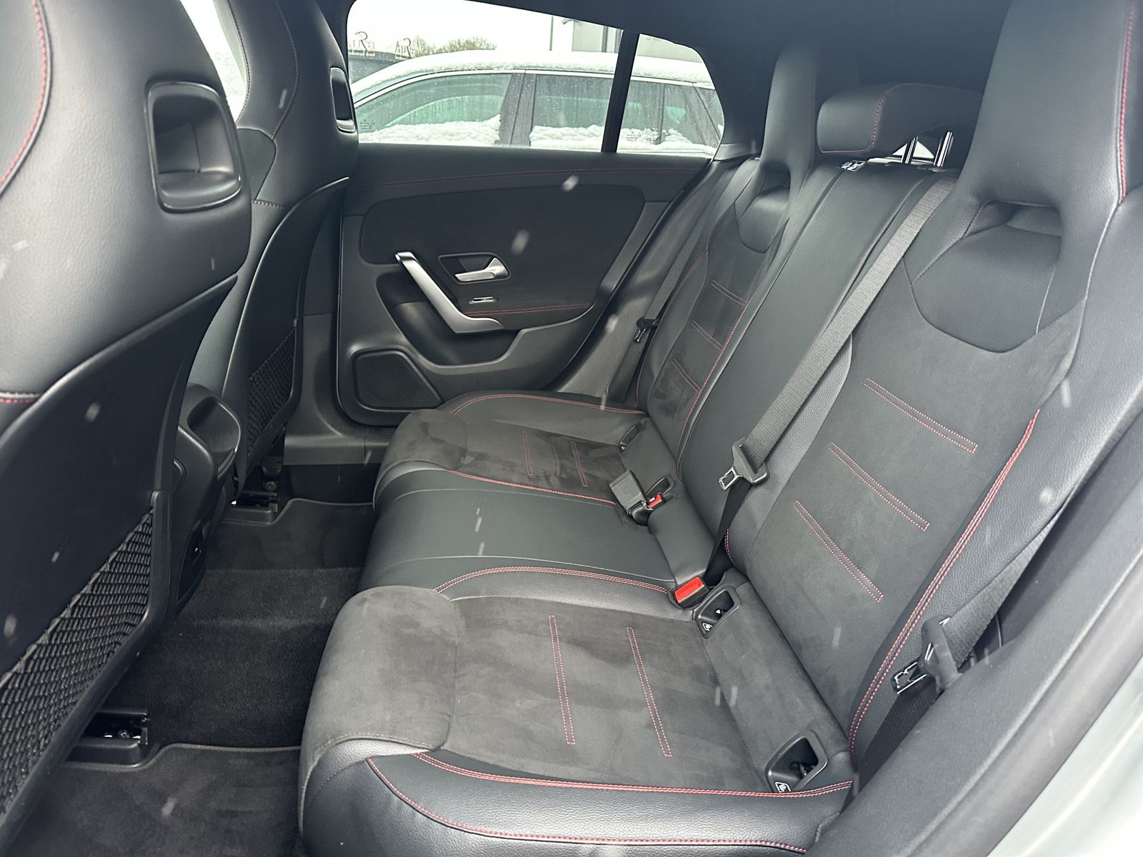 Fahrzeugabbildung Mercedes-Benz CLA 250e Shooting Brake NIGHT-PAKET+NAV+LED+19ZO