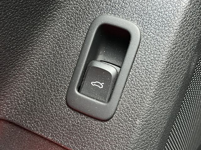 Q2 30 TDI advanced 85kW, AHK, SHZ