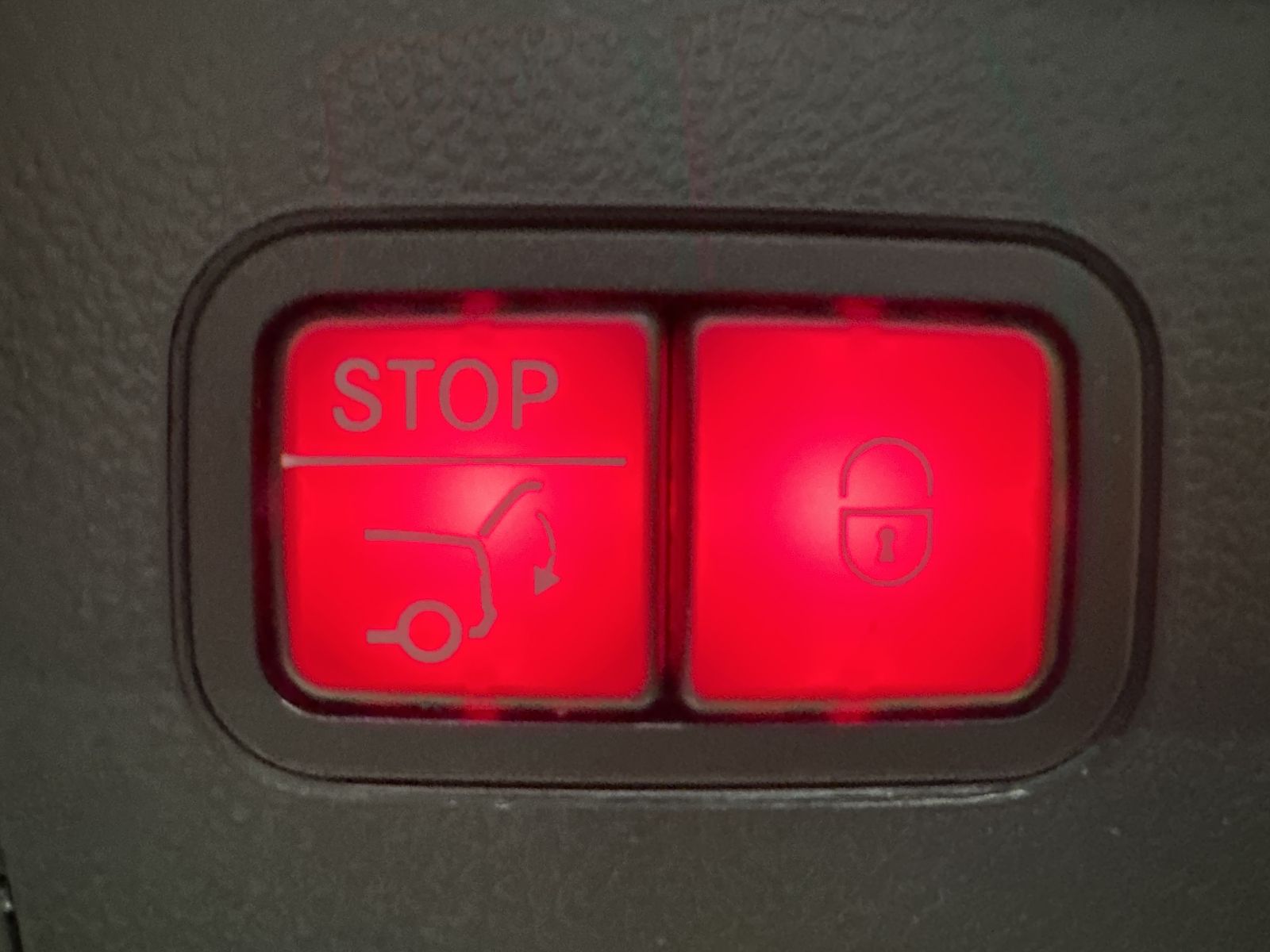 Fahrzeugabbildung Mercedes-Benz GLC 200d 4M AMG-Line NAV+LED+AHK+HUD+PANO+ACC+PP