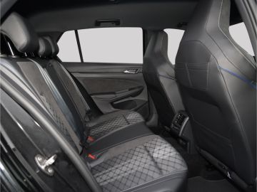 Volkswagen Golf VIII R-Line 1.5 eTSI DSG Voll LED Kamera