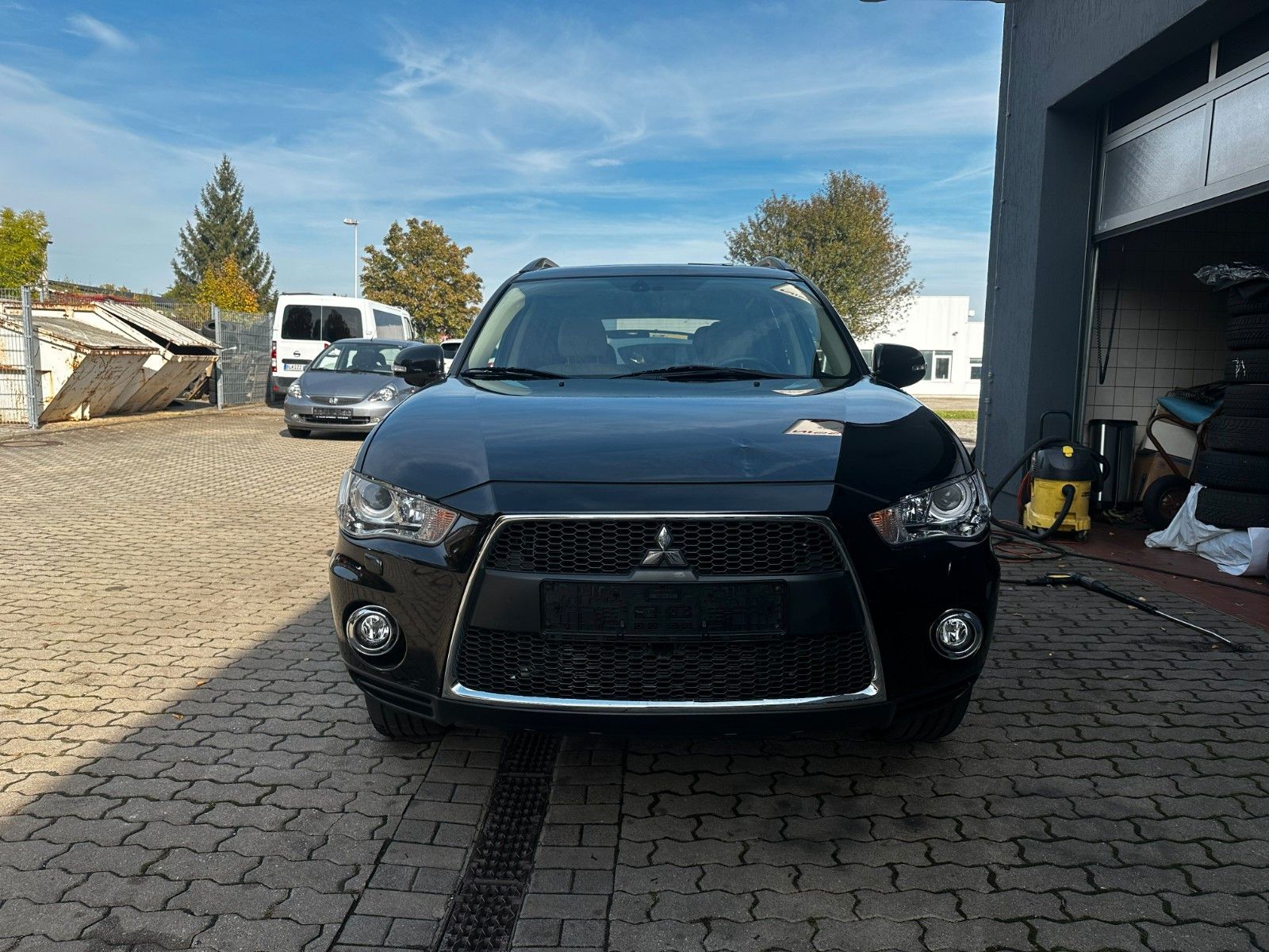 Fahrzeugabbildung Mitsubishi Outlander Instyle 4WD,Allrad,Leder, Automatik,