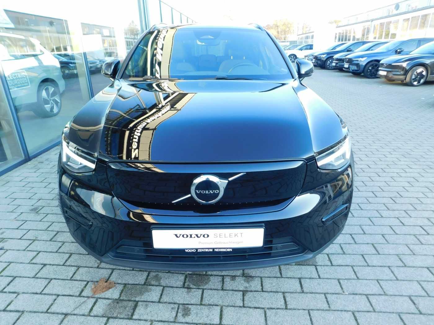 Fahrzeugabbildung Volvo XC40 Recharge 78 kWh Twin Motor Plus