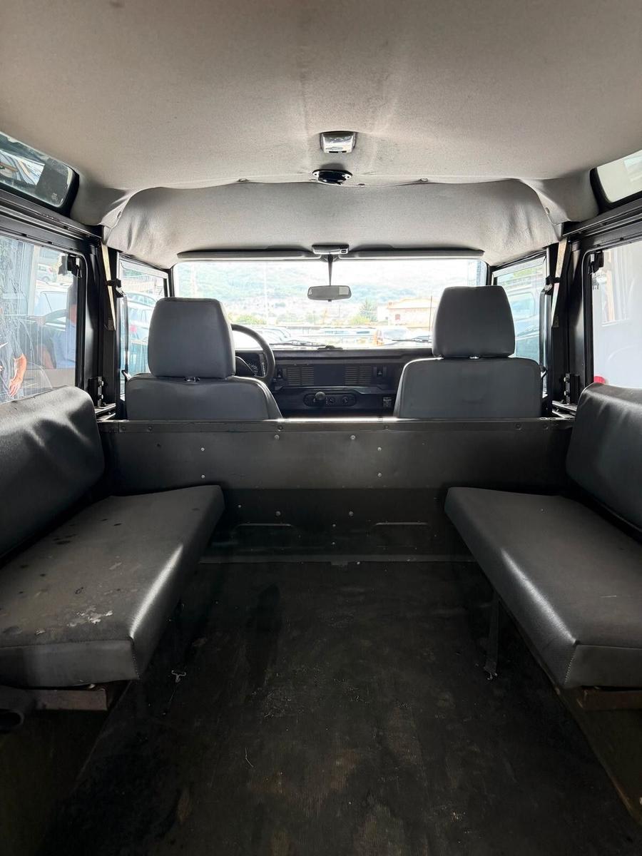 Land Rover Defender 90 2.5 TD5 122ch - Pneus neufs - Chassis sain - Banquette arrière