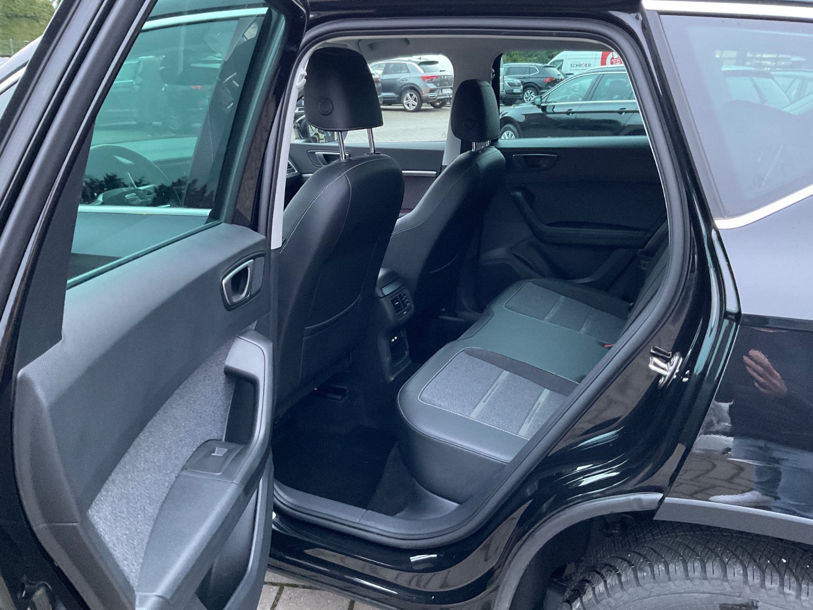 Fahrzeugabbildung SEAT Ateca 1.5 TSI Xperience DSG,Kamera,Navi,LED