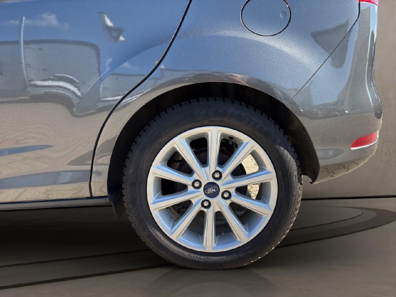 Fahrzeugabbildung Ford B-MAX Titanium
