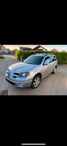 Mitsubishi Outlander 2.0 4x4 Voll Leder Pa...