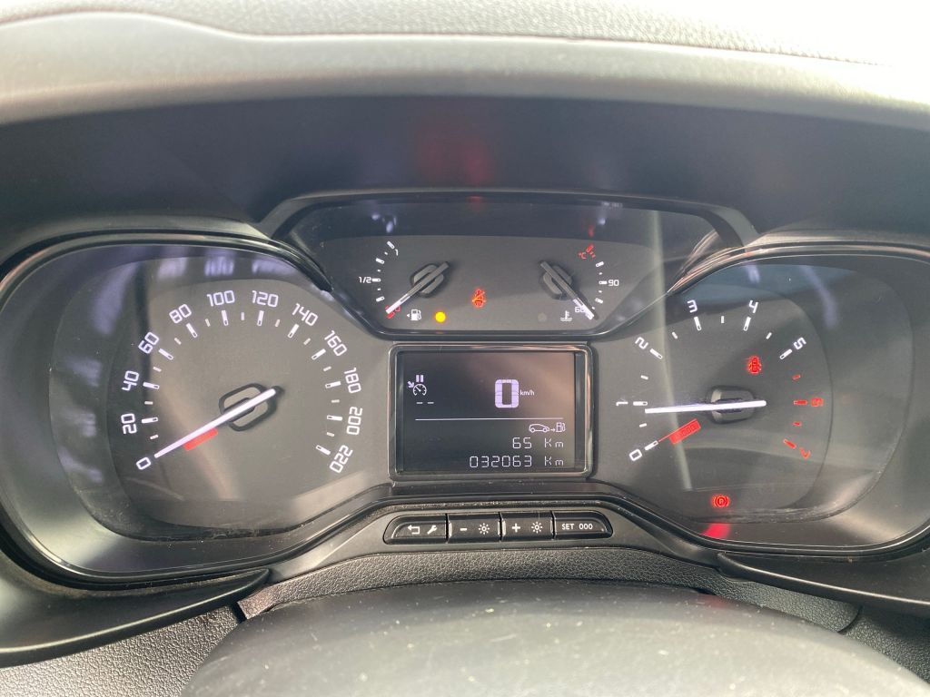 Fahrzeugabbildung Citroën Berlingo 1.5 Diesel 100 M S&S Club *AZV*Sitzh*PD