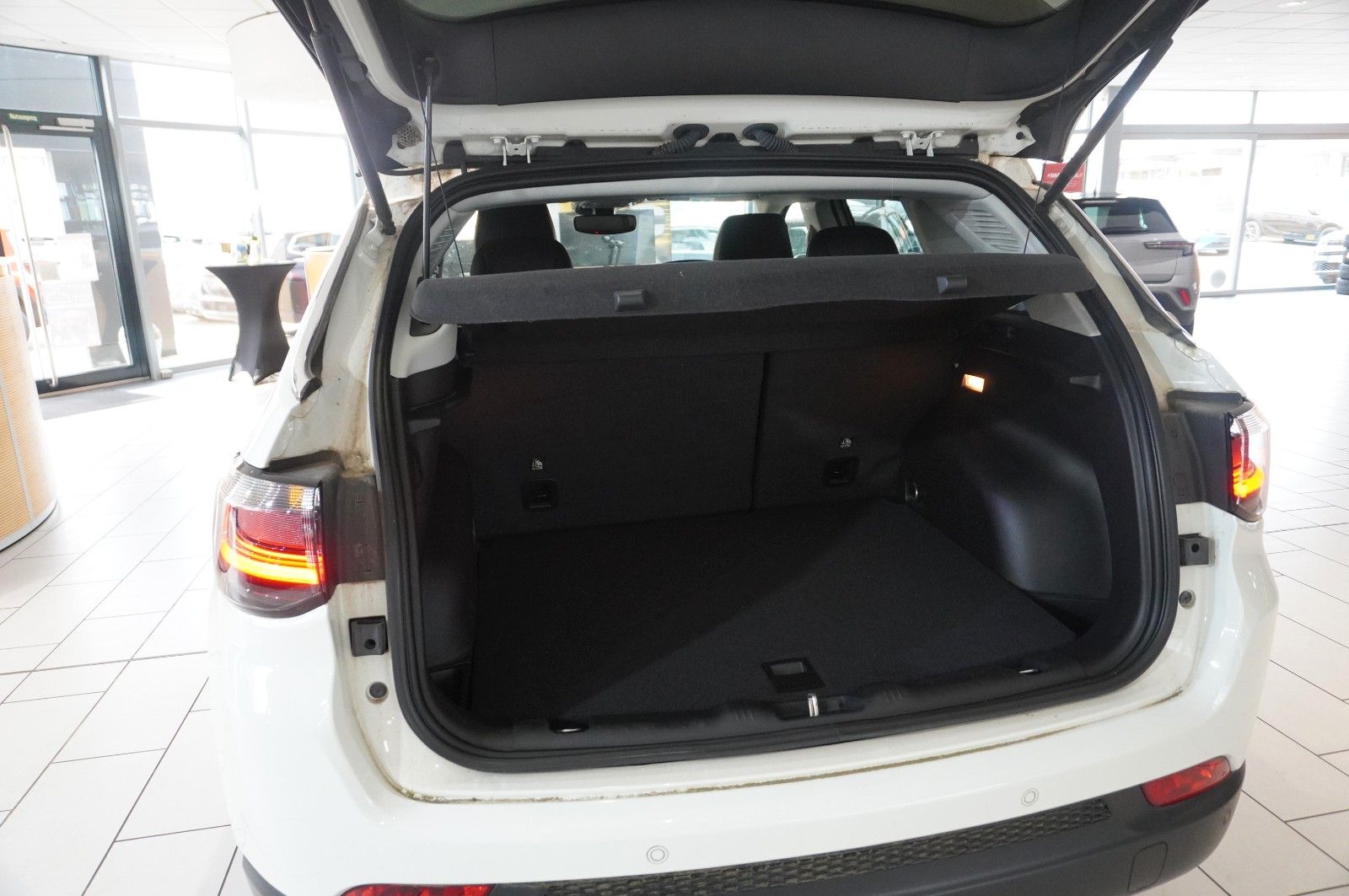 Fahrzeugabbildung Jeep Compass 1.3T GSE LIMITED NAVI/LED/360°/VIRT/DAB+