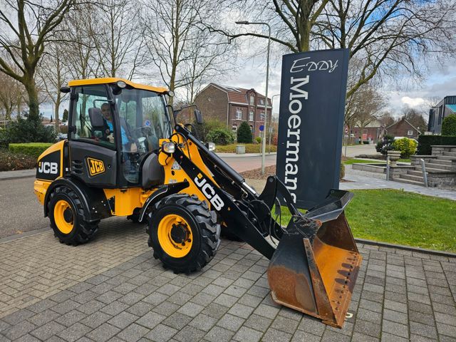 JCB 406