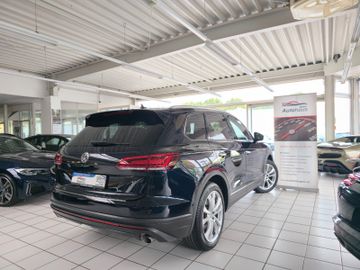 Volkswagen Touareg - 2