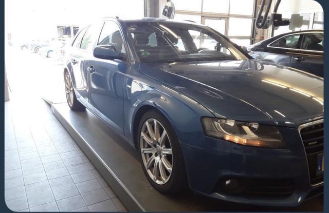 Audi A4 Avant S line Sportpaket / plus quattro