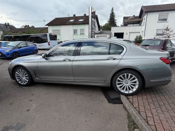 BMW 740 - 4