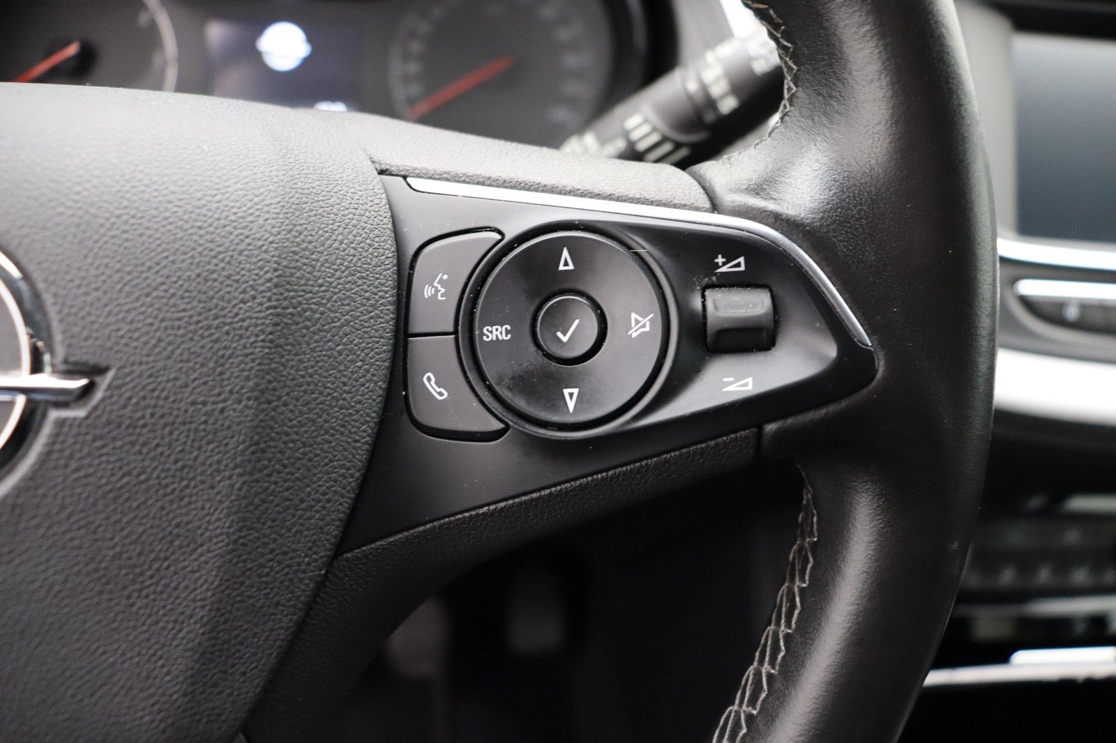 Fahrzeugabbildung Opel Grandland 1.2 Edition