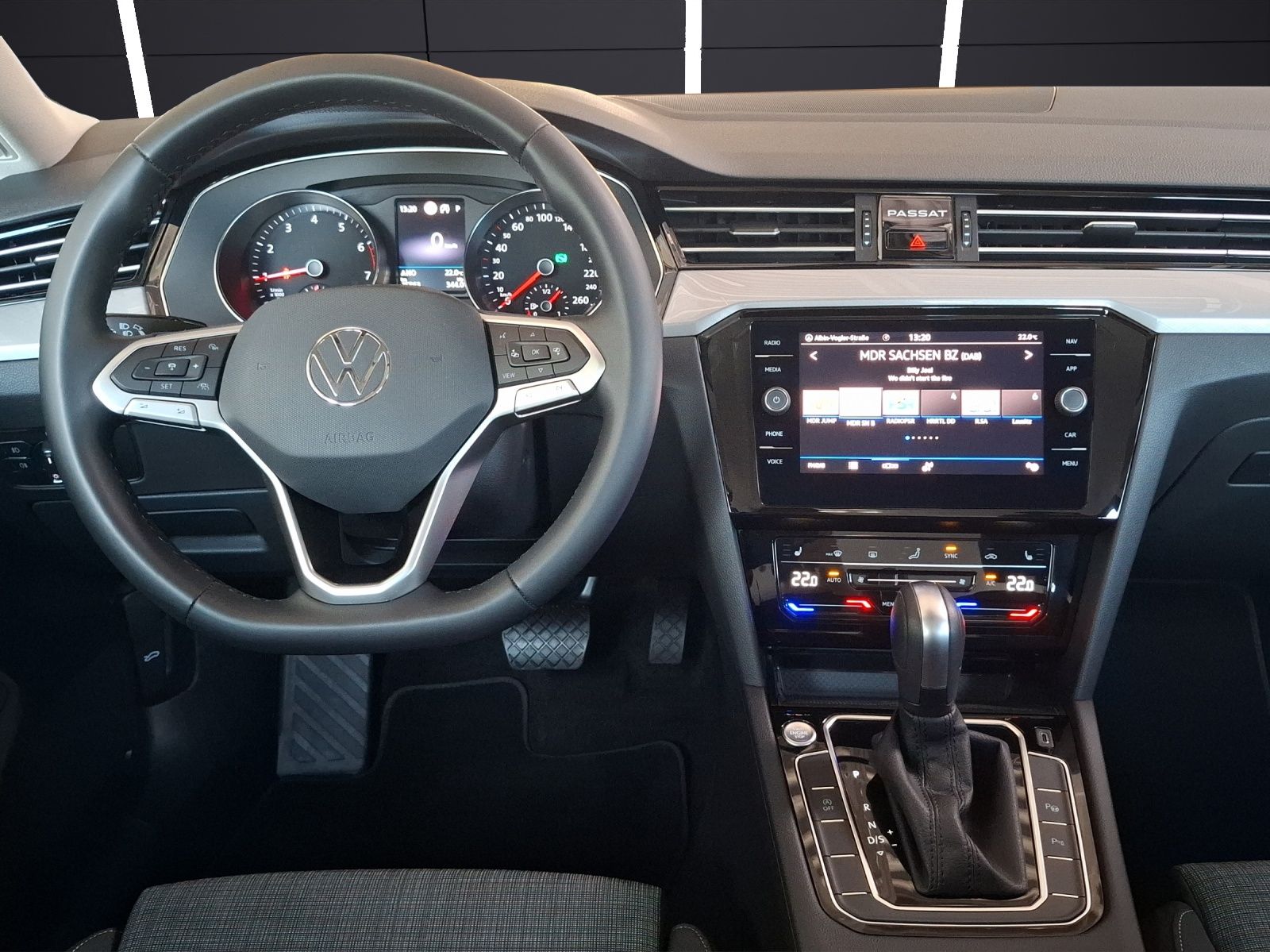 Fahrzeugabbildung Volkswagen Passat Variant TSI Business DSG Matrix Navi ACC