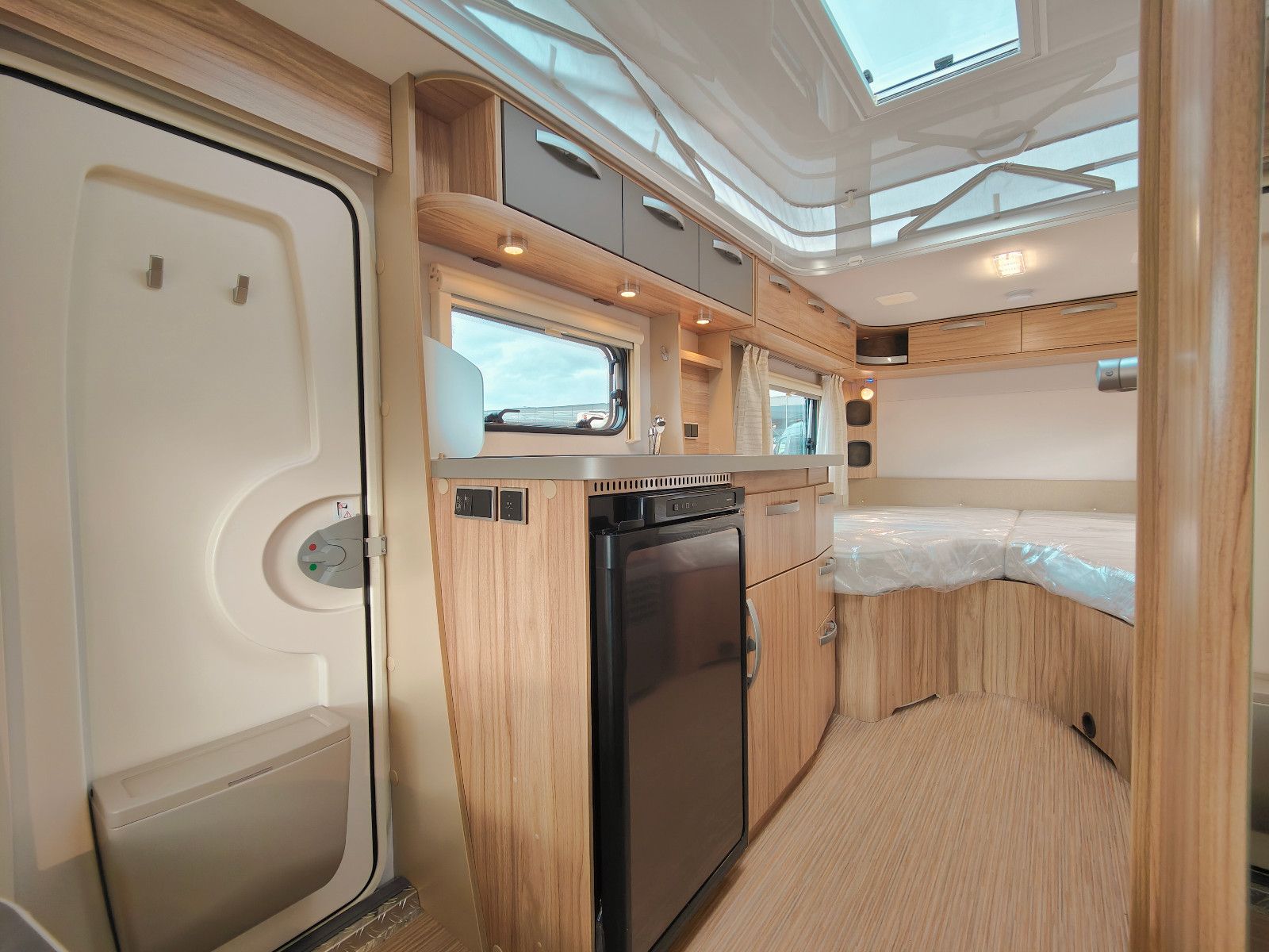 Fahrzeugabbildung HYMER / ERIBA / HYMERCAR Feeling 442 - 6.824€ Sparen!!!