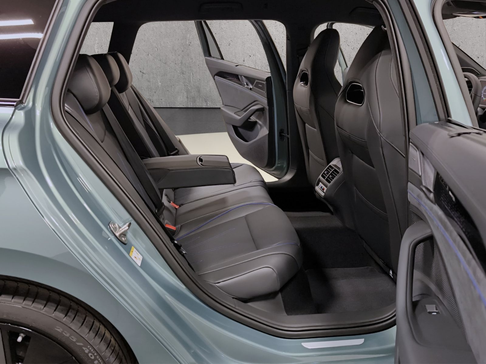 Volkswagen Passat Variant - Bild 14