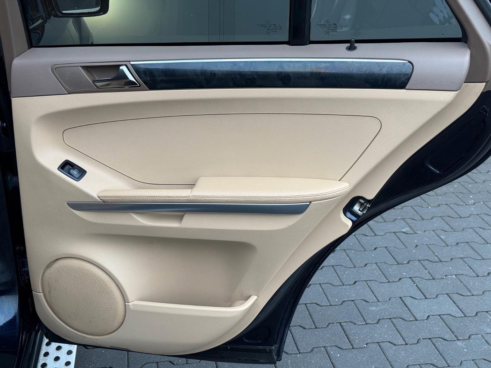 MERCEDES-BENZ ML 420 CDI V8 4.0 306ch 4MATIC - CUIR - TOIT OUVRANT - SIÈGES VENTILÉS - SUSPENSION PNEUMATIQUE - ATTELAGE 3,5T