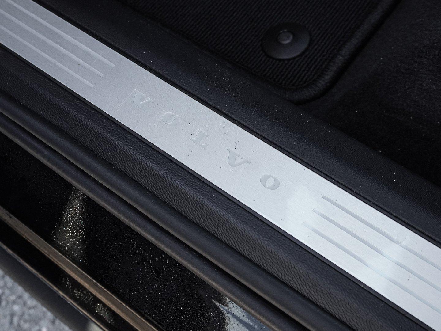 Volvo XC60 T8 AWD Black Edition Ultra Plug-in Hybrid