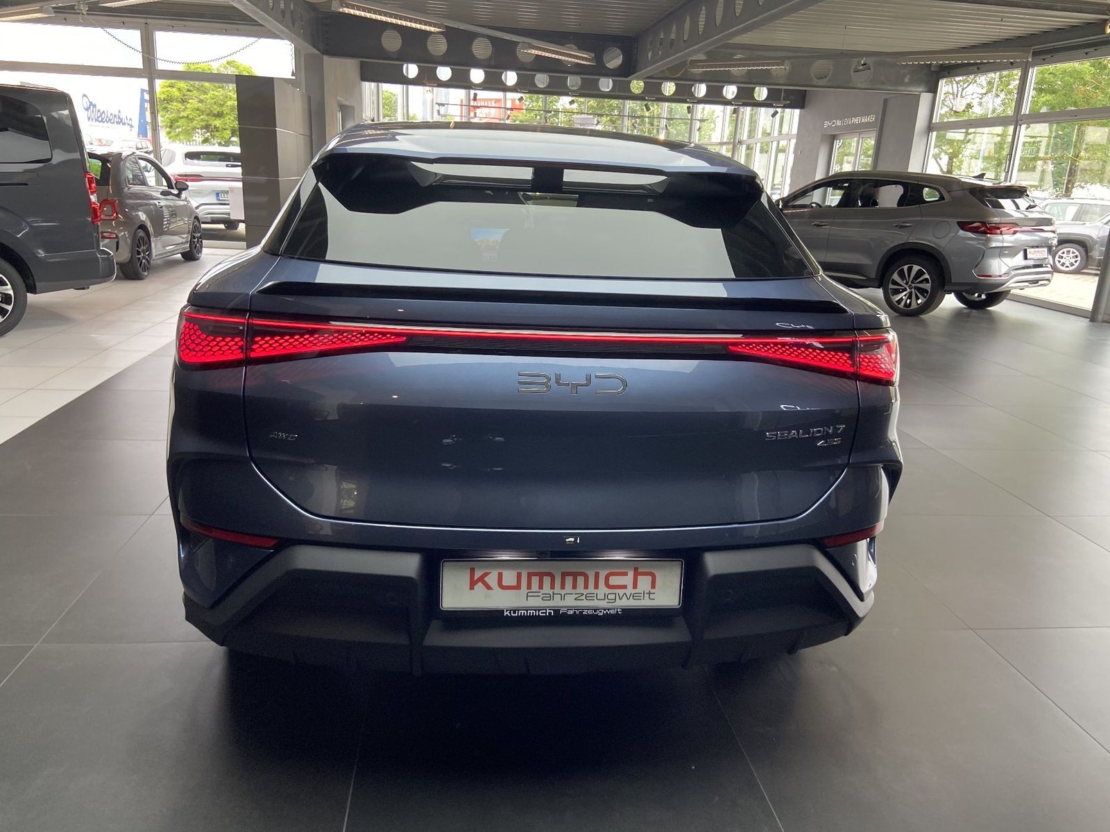 BYD SEALION 7