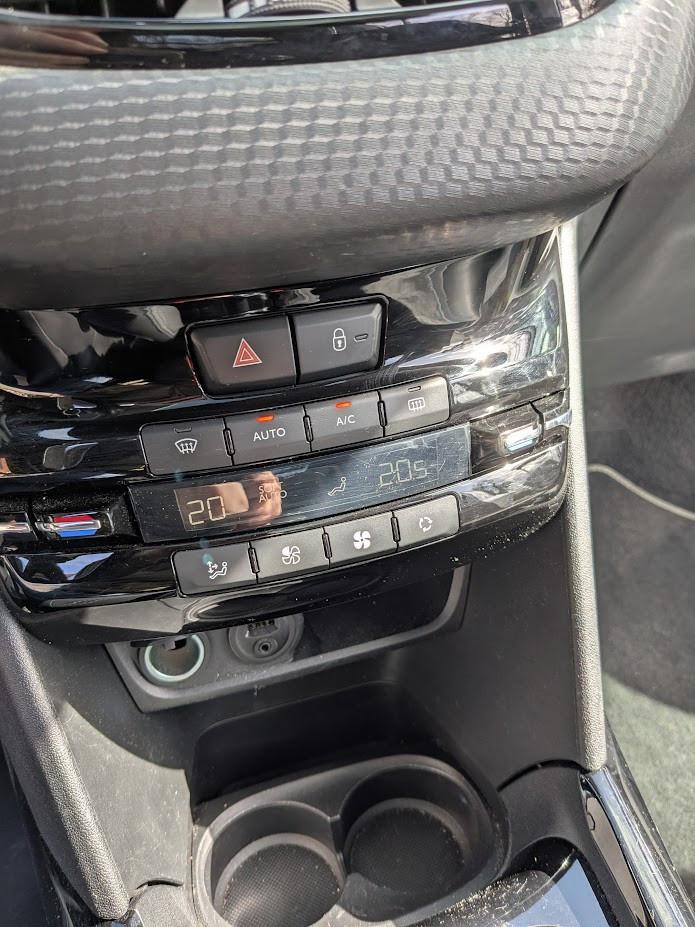 Peugeot 2008 Crossway Pure Tech, TÜV neu, Inspektion neu
