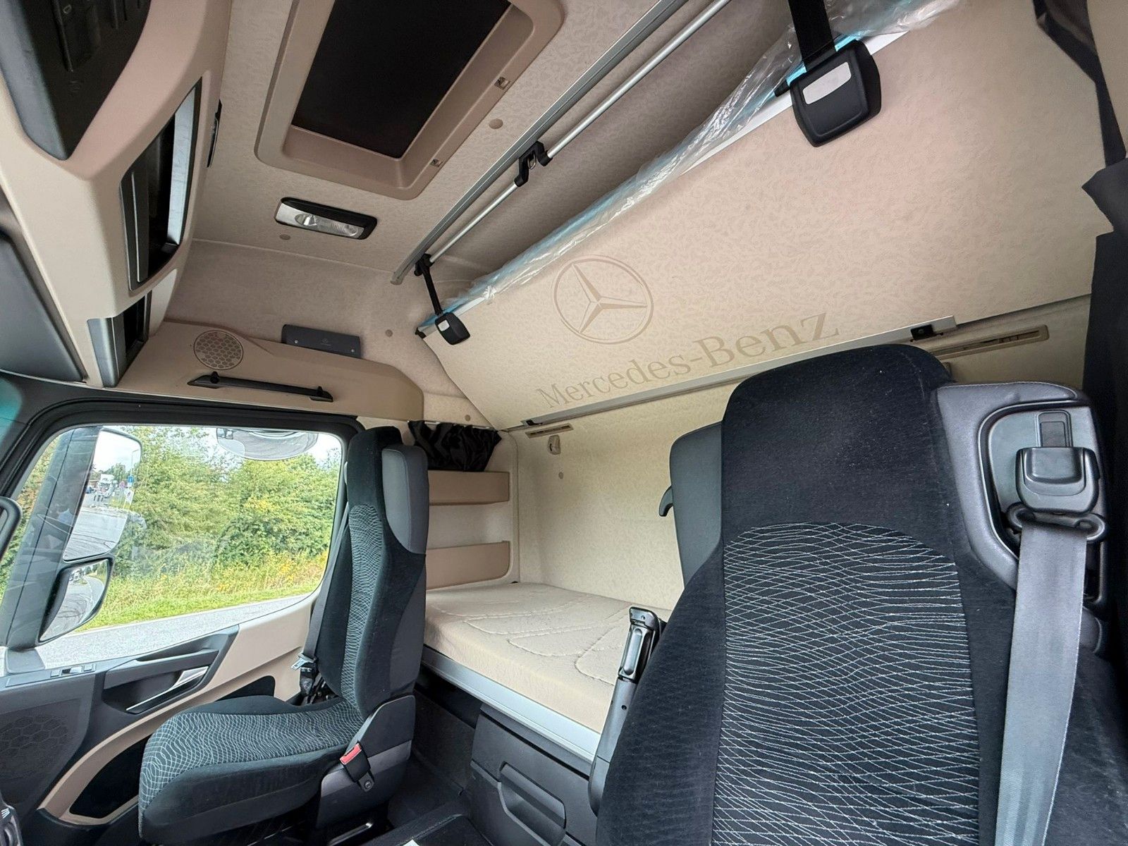 Fahrzeugabbildung Mercedes-Benz ACTROS 1846 LS 4x2 mit ADR