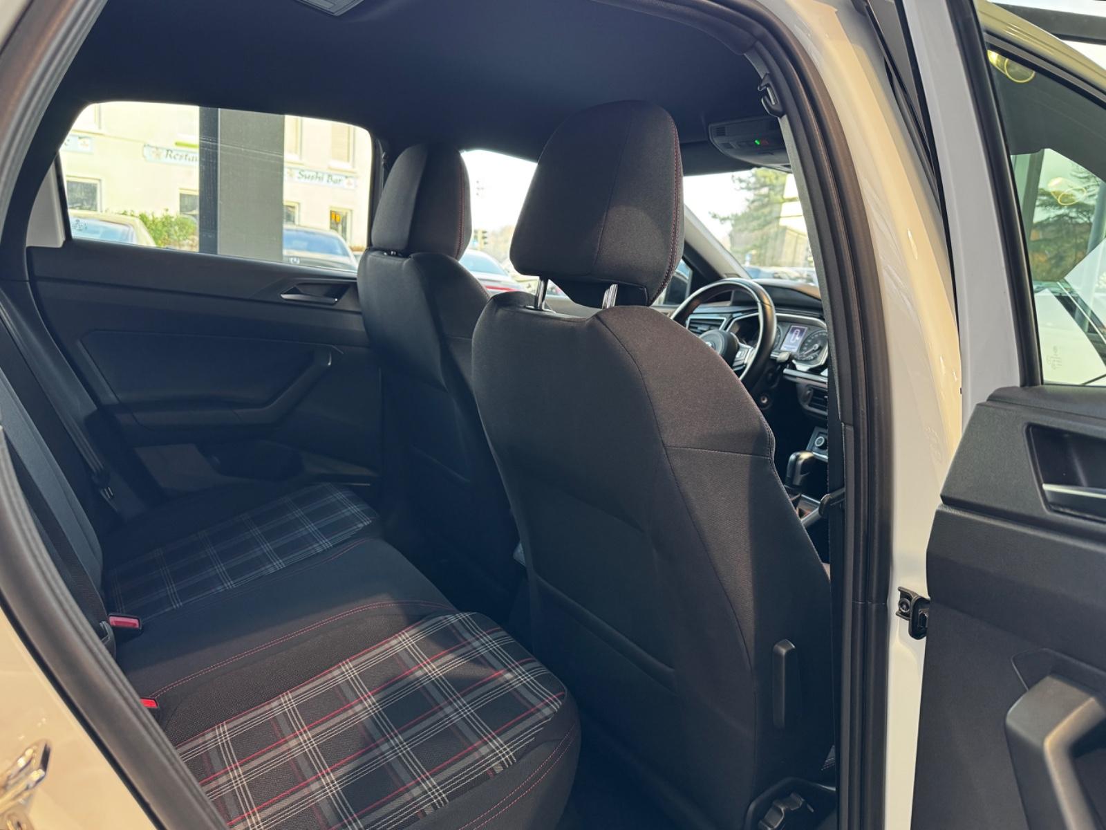 Volkswagen Polo VI GTI  2.0"LED/Sitzhzg./Scheckheft/Navi"