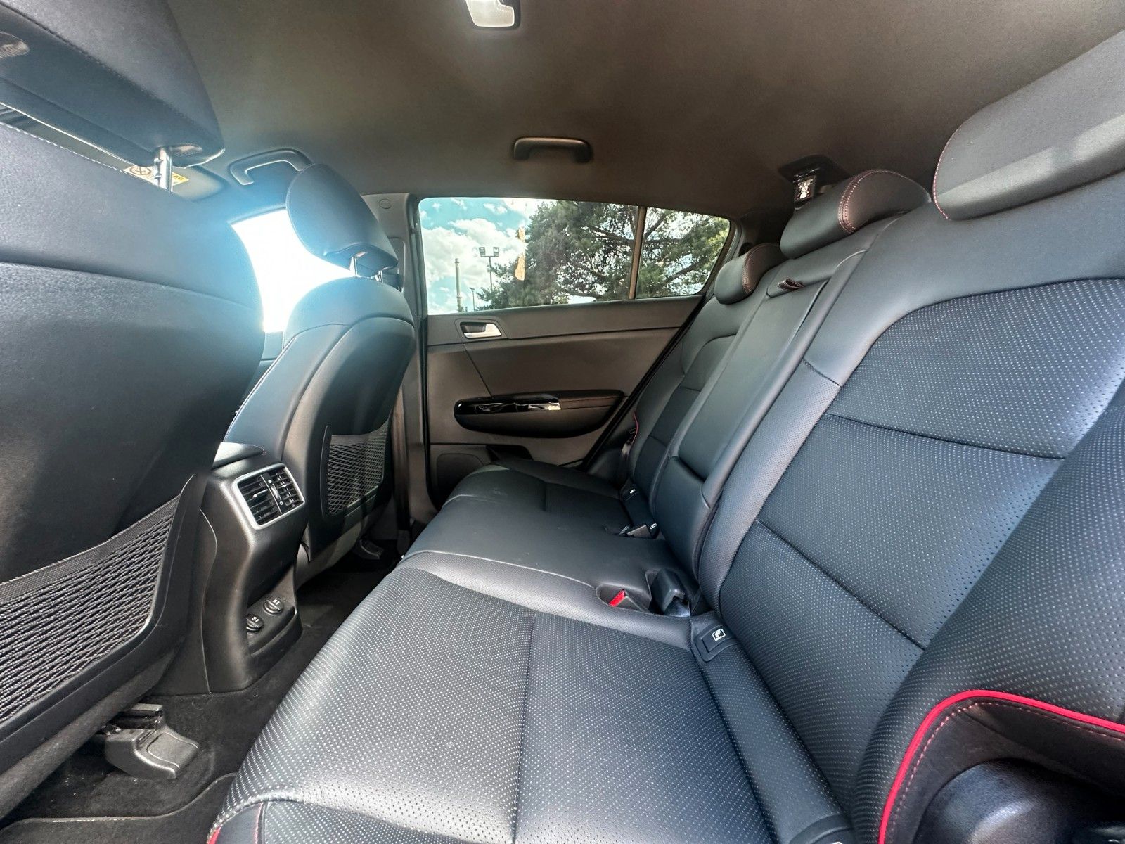 Fahrzeugabbildung Kia Sportage 1.6 T-GDI DCT 4WD GT line