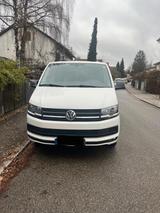 Volkswagen T6 Multivan*ACC*DSG*3-Zonen Klima*TÜV Neu - VW T6 Multivan Gebrauchtwagen in München