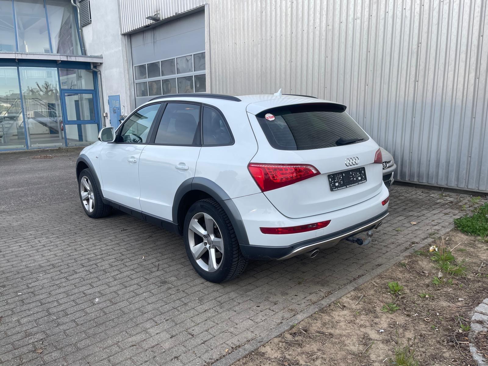 Audi Q5 3.0 TDI Quattro/Pano/Navi/Xenon/AHK/