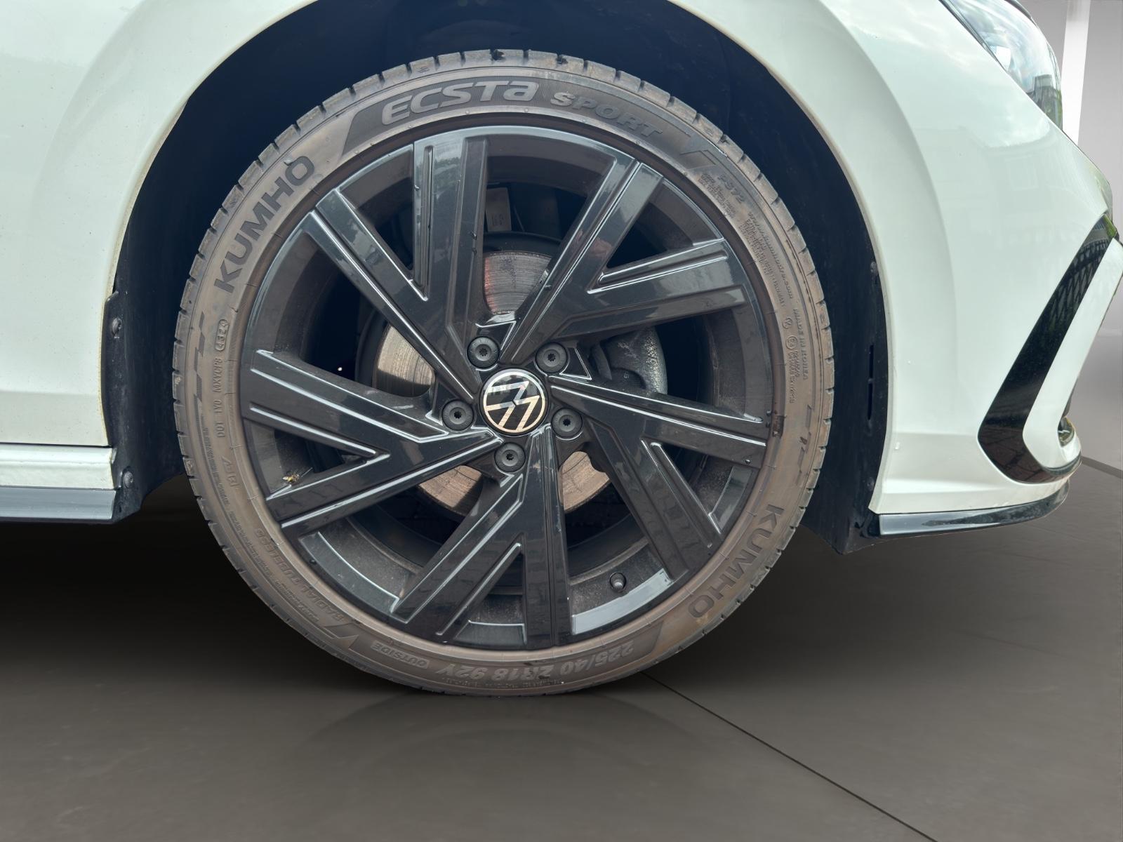 Volkswagen Golf VIII Lim. R-Line eTSI, 1 Hand, TOP Zustand, миниатюра 21