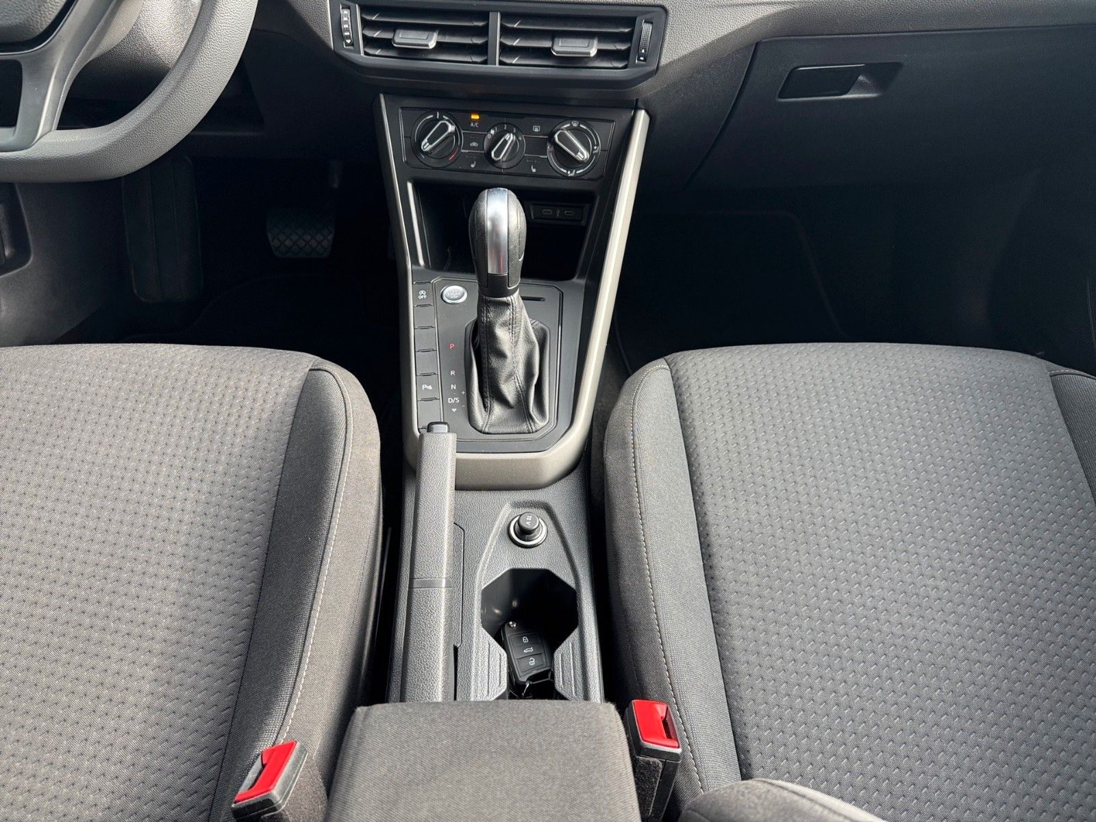 Fahrzeugabbildung Volkswagen Polo VI Comfortline 1.0TSI