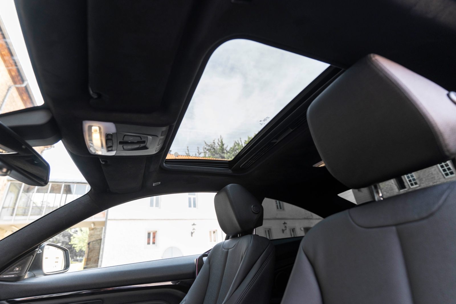 Fahrzeugabbildung BMW 430I Coupe M-Sport H&K LED CARPLAY ALC CARBON