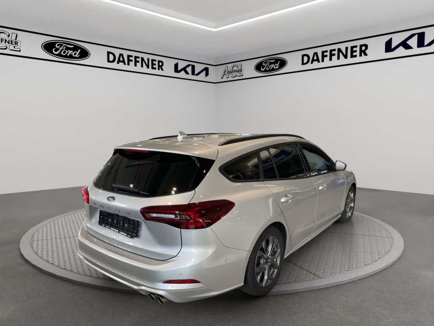 Fahrzeugabbildung Ford Focus Turnier ST-Line X HUD AHK-abnehmbar Navi