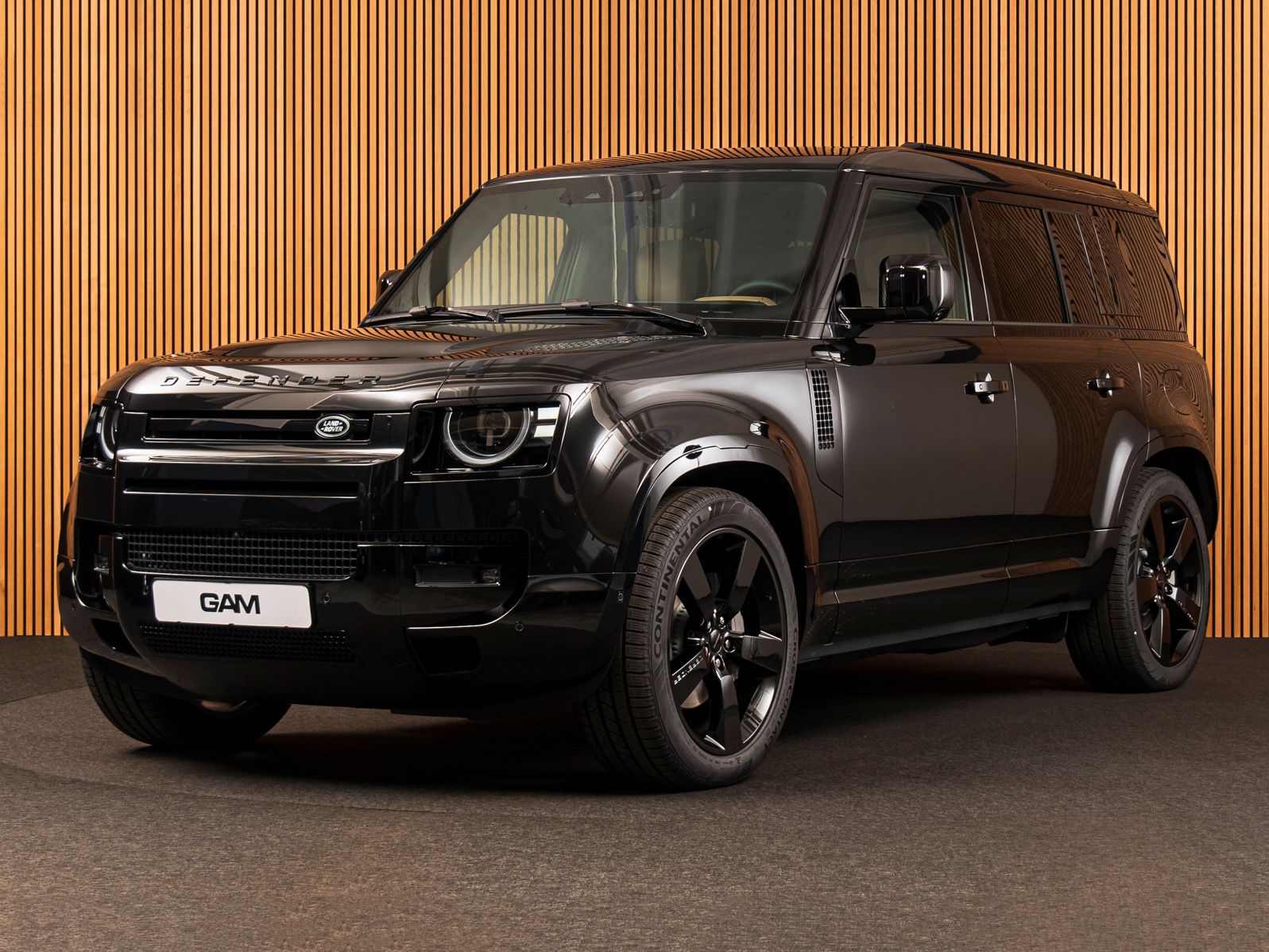 Land Rover Defender 110 X-Dynamic HSE P300e MY26-PANO-22"