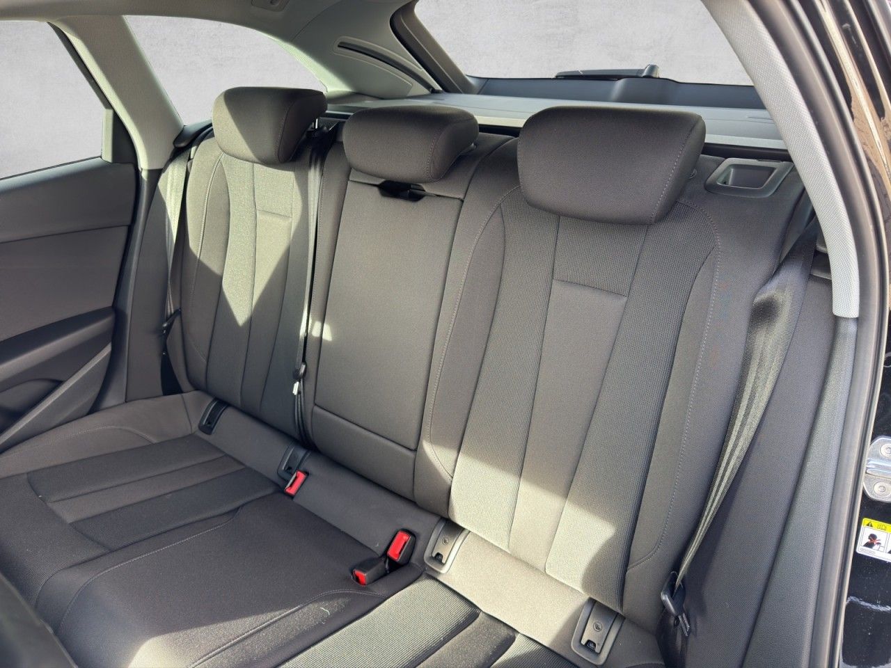 Fahrzeugabbildung Audi A4 Avant 35 TFSI S line competition edition