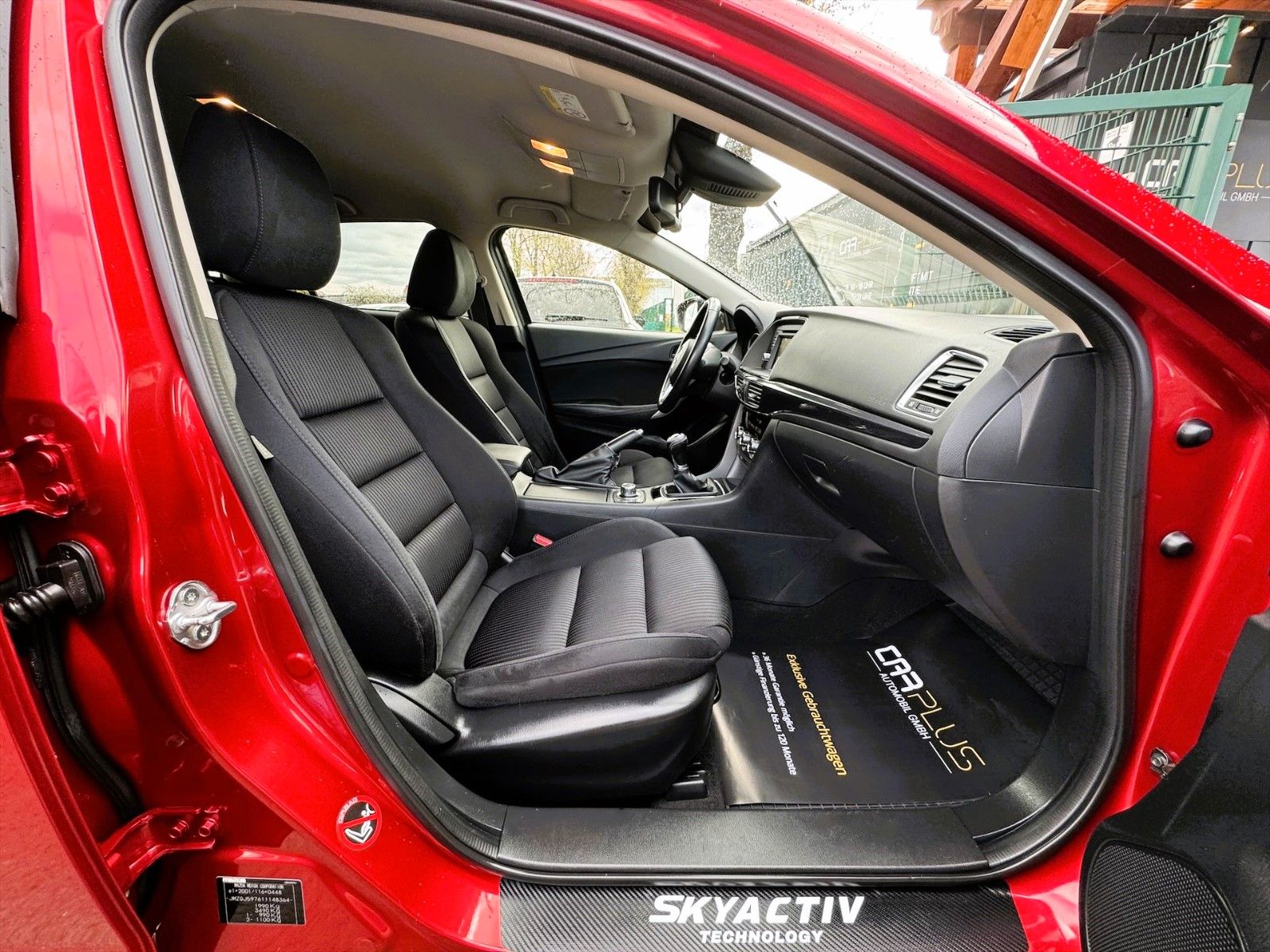 Fahrzeugabbildung Mazda 6 2.0 Kombi Sport Center-Line *LED*Navi*19 Zoll*