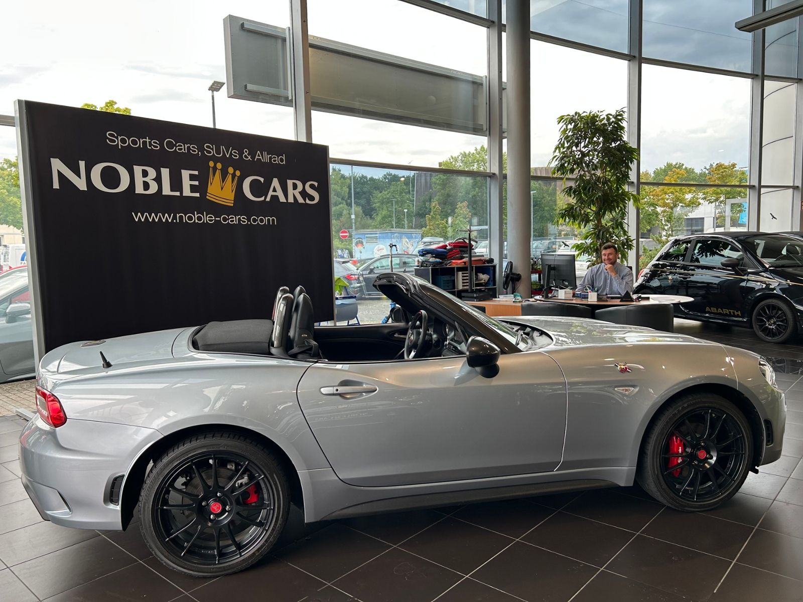 Fahrzeugabbildung Abarth 124 Spider GT  LED LEDER
