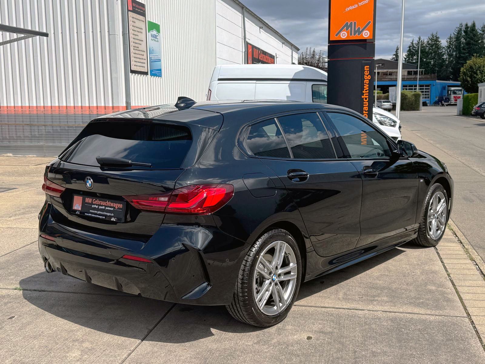 Fahrzeugabbildung BMW 118i Steptr. M-Sport LED PANO KAM SHZ CarPlay BT