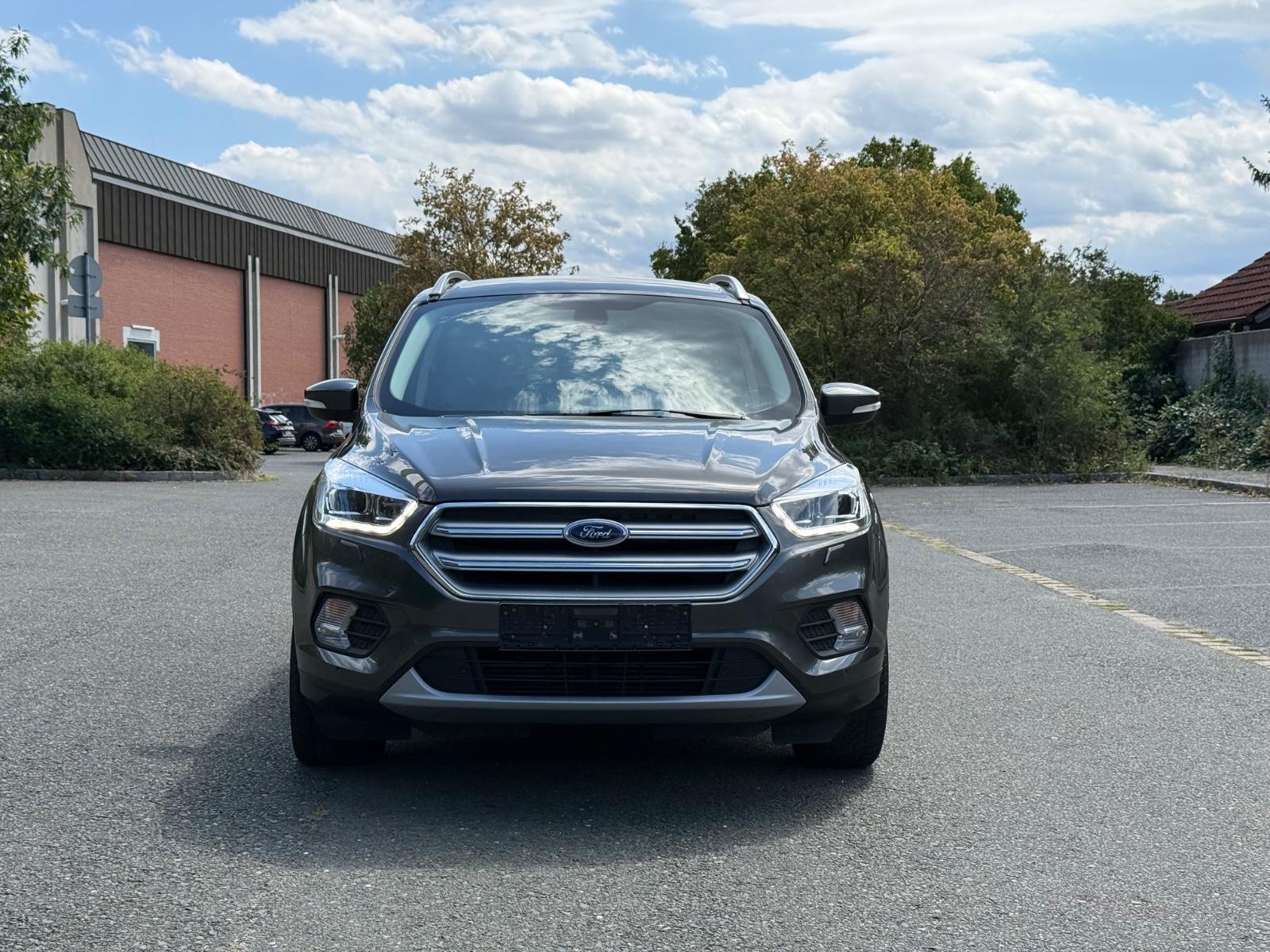 Ford Kuga Titanium 4x4 | Navi | Keyless | Euro 6