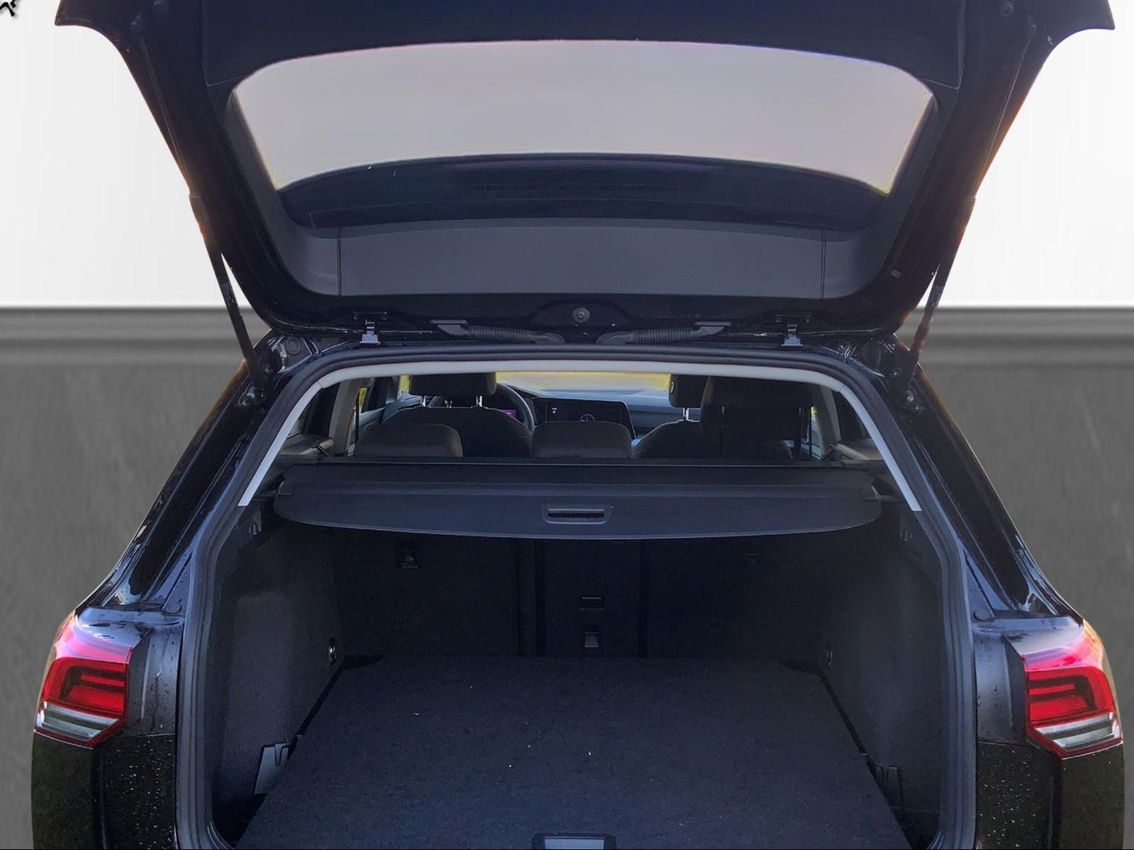 Golf VIII Variant 2.0 TDI Move SHZ, PDC, AHK, LE