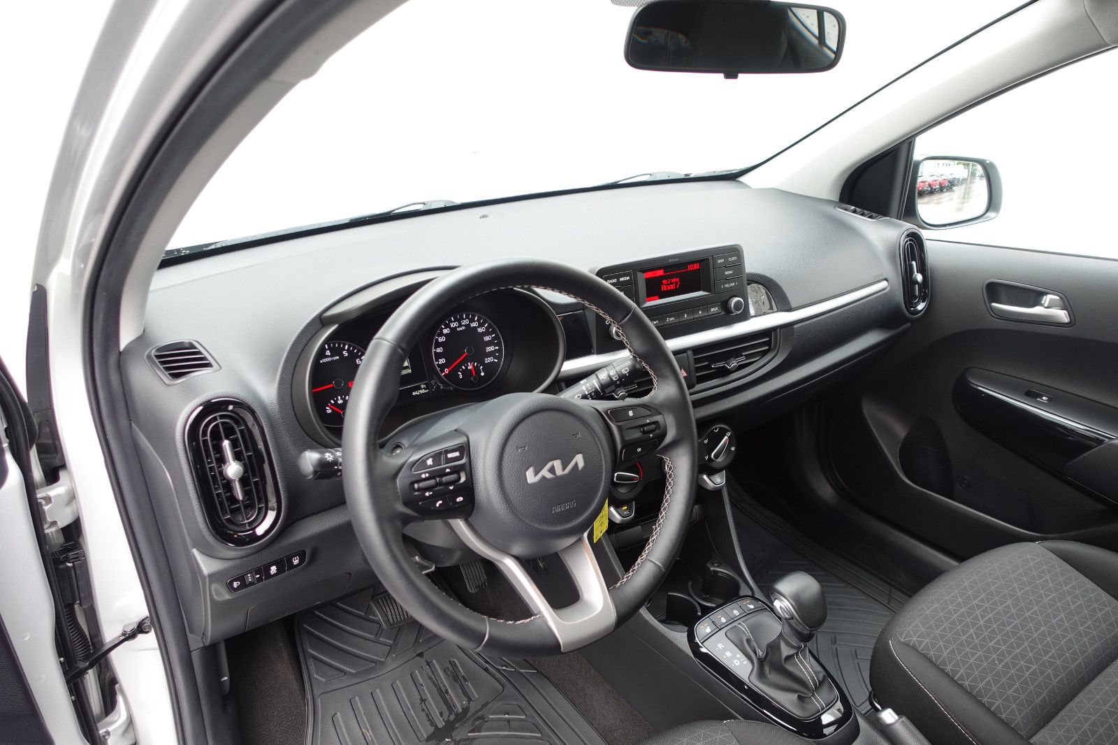 Fahrzeugabbildung Kia Picanto 1.0 Dream-Team Edition AMT  Radio BT,SHZ