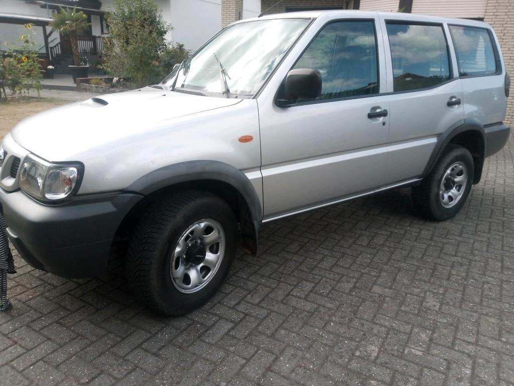 Nissan Terano 2  2,7 TÜV 08/28