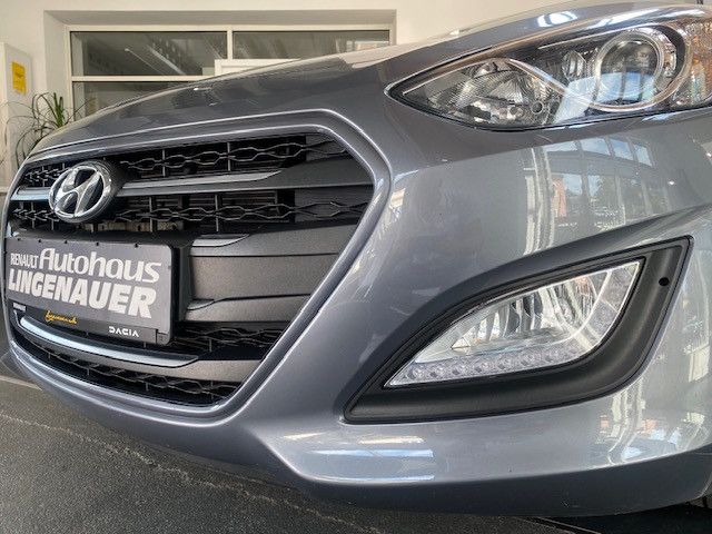 Hyundai i30 1.6 GDi blue