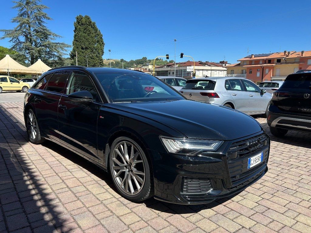 Audi A6 Avant 40 2.0 TDI quattro S tronic S Line imagem 2