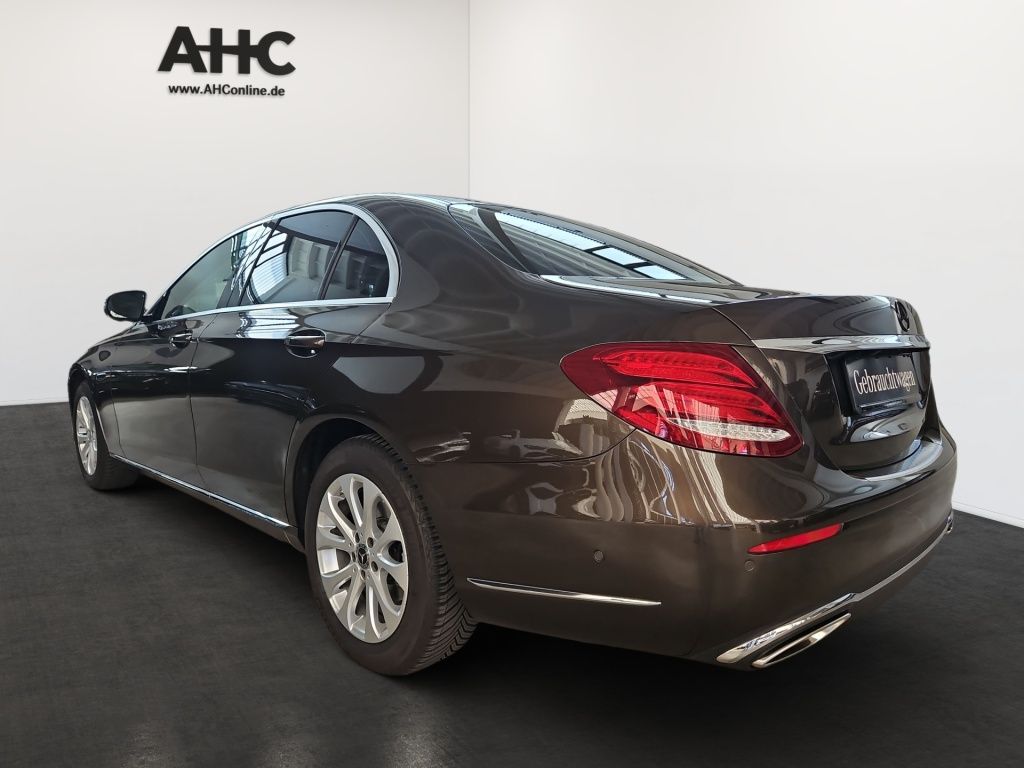 Fahrzeugabbildung Mercedes-Benz E 250 LUXURY AHK Comand Kamera LED