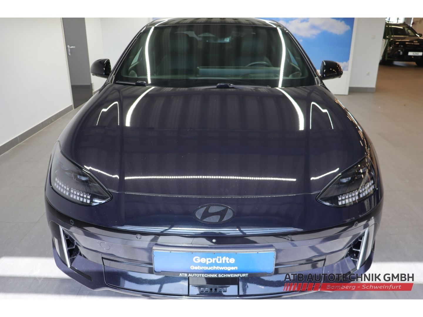 Fahrzeugabbildung Hyundai IONIQ 6 First Edition 77,4 kWh 4WD SOH 95,8% Nav