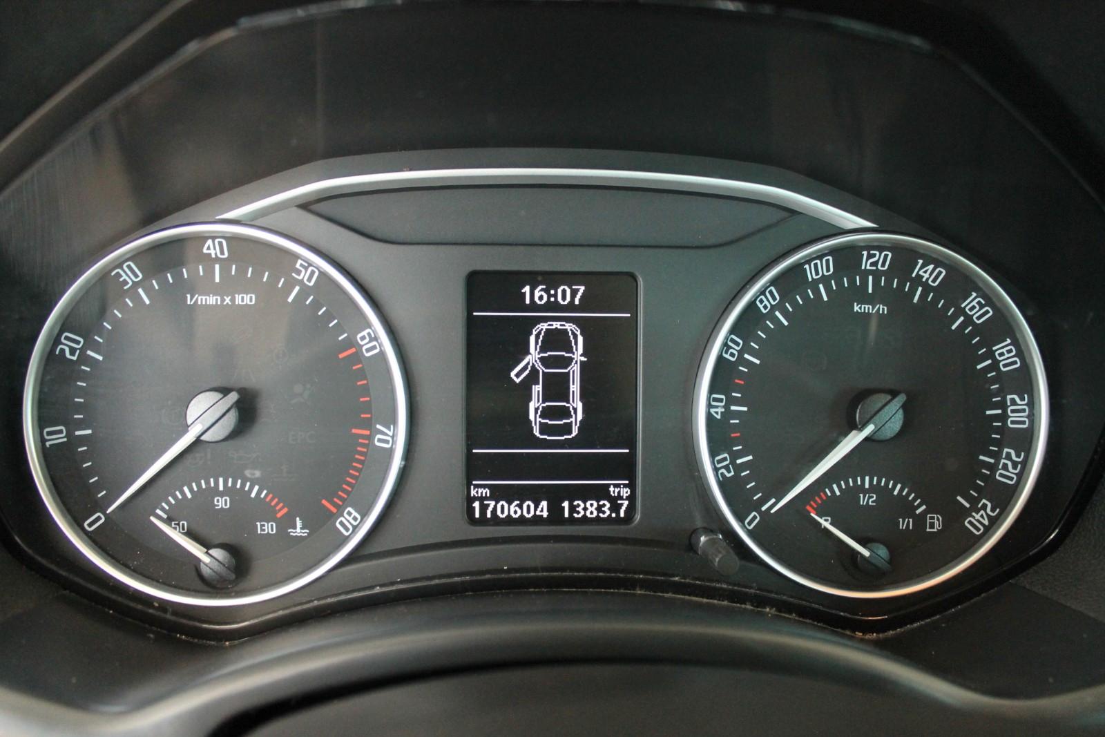 Skoda Octavia 2011 — photo 13