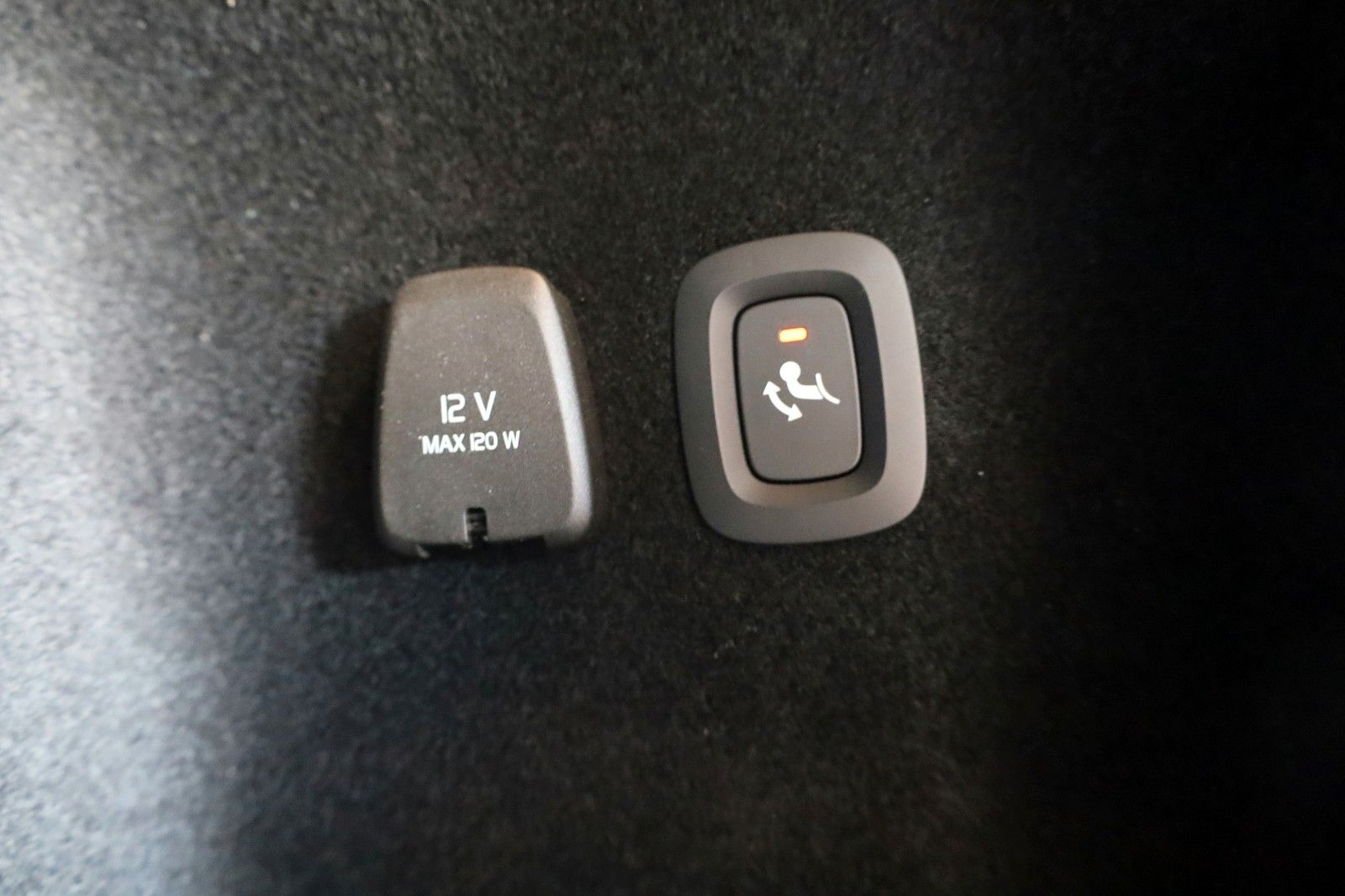 Fahrzeugabbildung Volvo V60 R Design,Leder,Sportsitz,Navi,LED,Memory,AHK